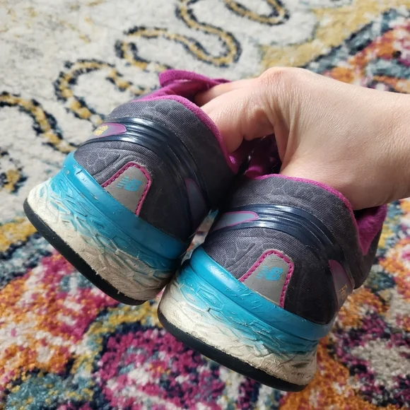 New Balance 1080 fresh foam sz 10.5 women's pink blue - Picture 4 of 13